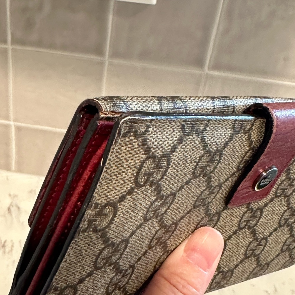 Authentic Gucci wallet - Picture 9 of 11
